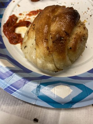 Dinner roll (stuffed garlic knot)