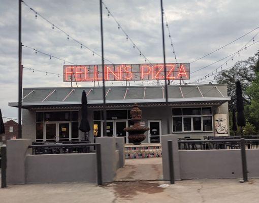 Fellini's Pizza