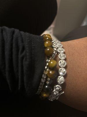 Fixed my bracelet I got for my birthday resized it and made me earrings I'm so grateful Hugo is awesome next day service‼