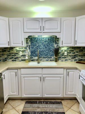 The little mosaic over the sink is really a nice addition we love!