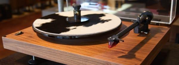 Sota Moonbeam turntable with an Ortofon Red cartridge and Mooo Mat.