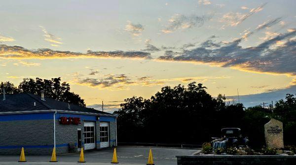 Roadrunner Express Oil Change & Tire Center