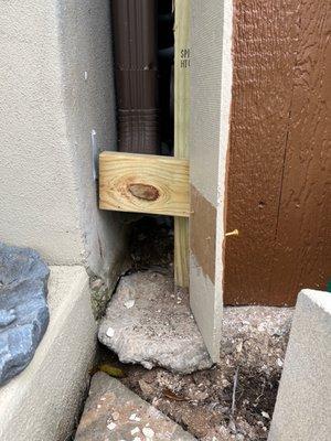 Blocking the downspout