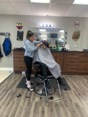 My son has sensory issues and Janet @linden barbershop has been amazing with her patience. Would definitely recommend!