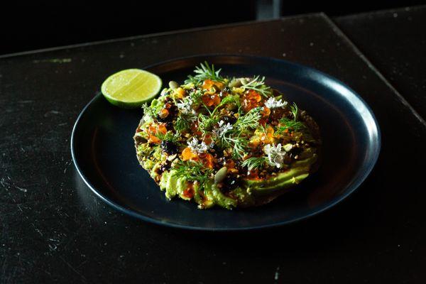 Avocado "Toast"ada
-
nori, ikura, salsa macha, seeds