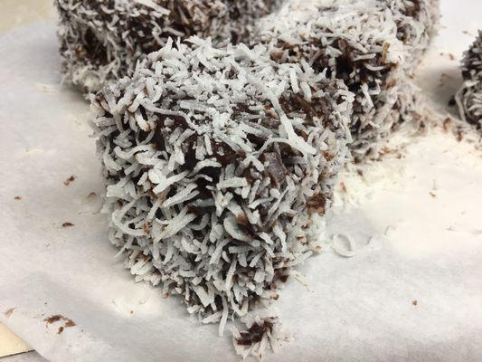 Lamingtons.