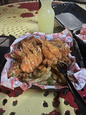 Fried lobster and shrimp w/ fries!!!!!! Everything was cooked to order and fresh!!!!!!