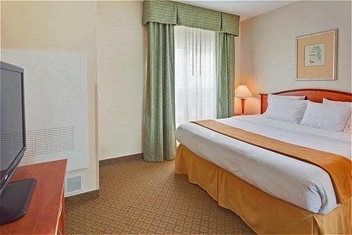 Holiday Inn Express Hotel & Suites Southfield - Detroit