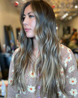 Bronde balayage long layers