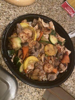 Large bowl w chicken thighs, steak, shrimp, squash, zucchini, broccoli, carrots and brown rice