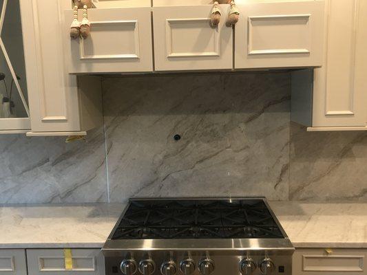 Taj Mahal Quartzite Counter & Backsplash