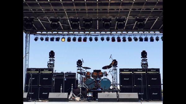 Yamaha maple custom drums with a Dual Ampeg 8X10 and Marshall amps with 4X12 stacks on each side