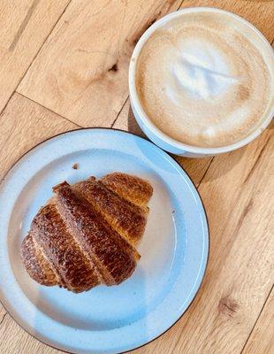 Brown sugar Latte & butter croissant