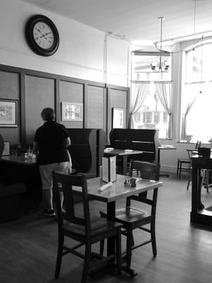 Thomaston Cafe interior, looking out toward Route 1