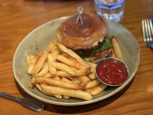 Crab cakes sandwich