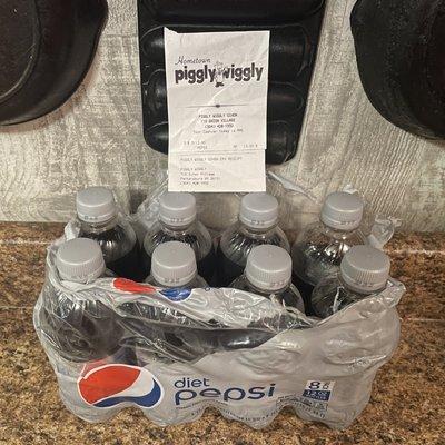 Expired D-Pepsi [Mon.26.Sept.2022] purchased Piggly Wiggly Gihon Plaza ParkersburgWV [Tue.6.Dec.2022 @ abt 9am] Reciept showing purchase.