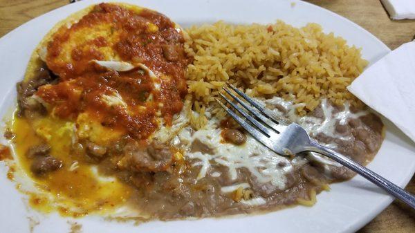 Hievos rancheros. Looks good but the "mexican sauce" (as stated in their menu) was cold.