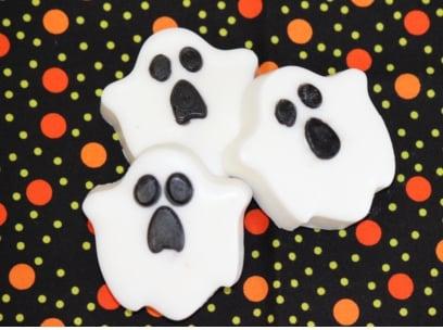 Handcrafted mini Ghost Soap. Perfect to haunt any bathroom, kitchen, powder room or as a gift or party favor!