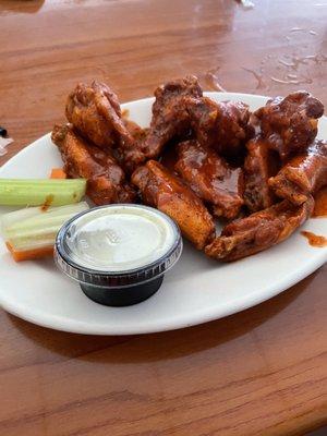 Hot Chicken Wings w/ ranch and hot veggies