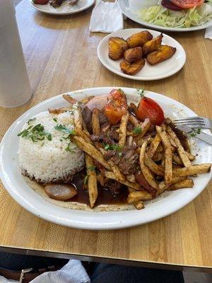 Lomo Saltado and plantains