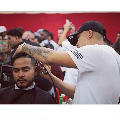 Chuy the barber hands on !