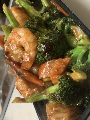 Shrimp with broccoli