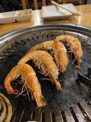 Heads on shrimps are so good!