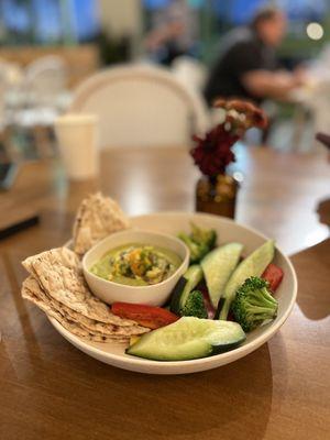 Avocado Hummus with Raw Veggies & Pita