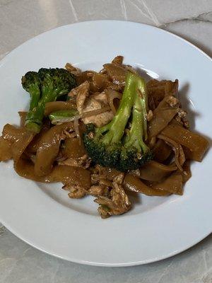 Pad See Ewe (Chicken)