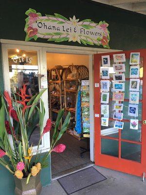 Come on in and browse our selection of flowers arrangements, leis and locally hand-made gifts, cards and souvenirs!