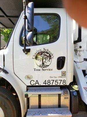 Newer 75 ft bucket truck