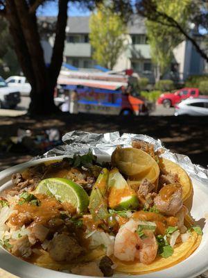 Carnitas, asada, pollo & Camaron tacos