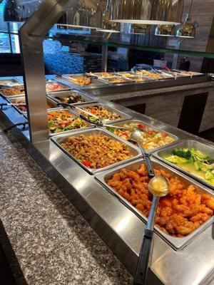 Food bar 2: Main dishes - Chow Mein, steam Broccoli with shrimp, fried rice, white rice, general Tsao chicken, etc.