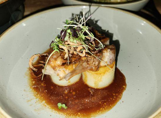 short rib, jus, fondant potatoes, fried shallot