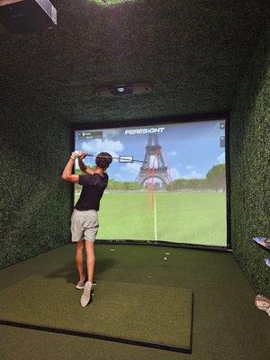 Dial in your clubs at the Paris driving range