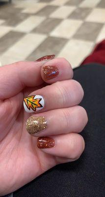 Fall nails with dip powder