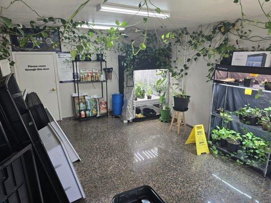 The front showroom of Best Hydroponic Supply!