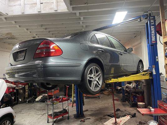 Replacing transmission mounts on a Mercedes