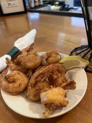 Shrimp appetizer laid out. Good portion, Great taste!