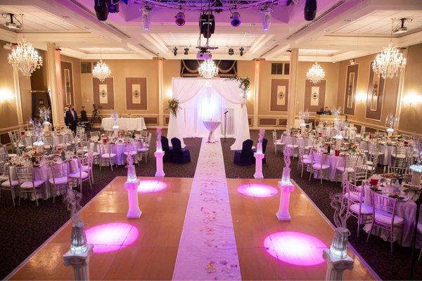 Aisle and chuppah for wedding