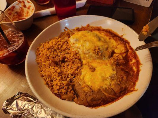 Chili relleno combo w/rice & beans, tortillas, sangria on the left