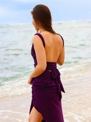 A multi wear wrap dress, a great option for travel and bridesmaids!