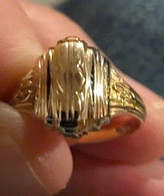 Momma's class ring after they fixed it! Fantastic job!