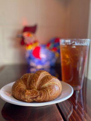 Butter croissant and iced tea