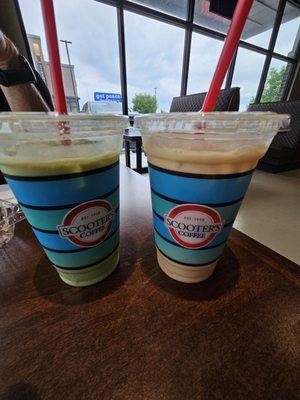 Macha tea latte and chai tea latte