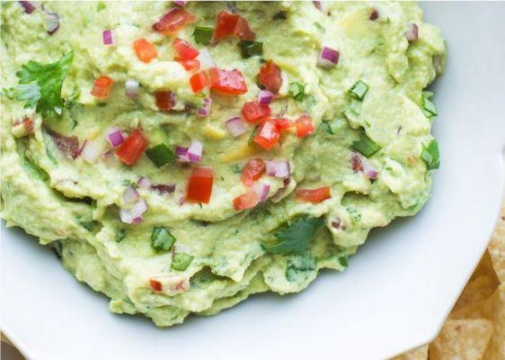 3 superfoods in this guac! Edamame, Spinach and Avocado... add to the Pike's Pulled Pork meal!