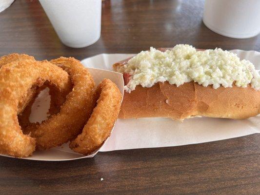 Slaw dog & onion rings