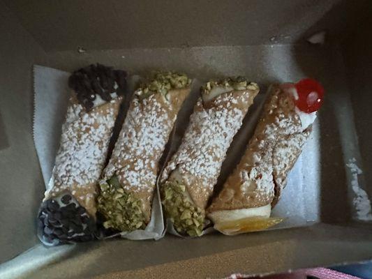 Left to Right - Chocolate Chip, Matcha (Flavor of the Month), Pistachio, and Orange Cherry. These were all so delicious highly recommend.