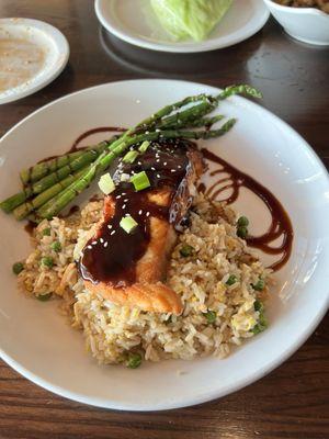 Teriyaki salmon with rice and asparagus