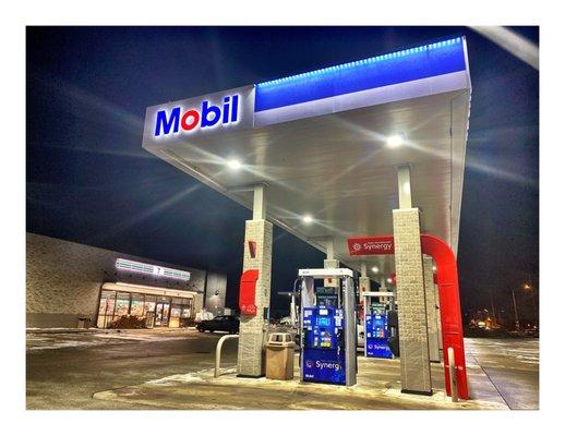 7-Eleven. Part of Mobil Gas Station.Cross from Speedway. W 127th St, Alsip, IL.Clean New Well Stacked Place.Nice Quick Service. Cool!